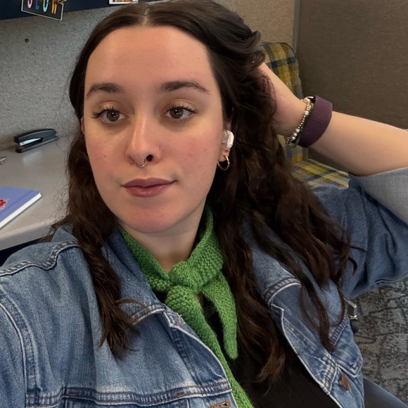 Meet your Posher, Riley - Picture 2 of 5